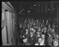 Railway strikers and protesters obstruct street car traffic, Los Angeles, 1934