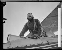 Dr. Carl-Gustaf Rossby arriving at Western Air Express, Los Angeles, 1928