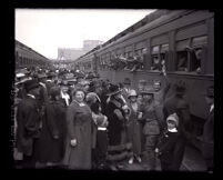 Crowd greets the first government hospital train to cross the continent, Los Angeles, 1919