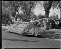 "Fiesta de las Rosas" float in the Tournament of Roses Parade, Pasadena, 1933