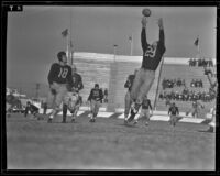 Los Angeles Bulldogs play Cleveland Rams at Gilmore Stadium, Los Angeles, 1938