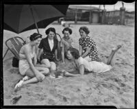 Mrs. John E. Bryant Jr., Edna Hammond, Jean Mills, Mrs. J. Thomas Mahl, and Margaret Kelsey enjoy the beach, Del Mar, 1936