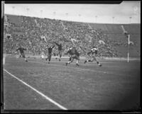 Football game between the USC Trojans and Notre Dame Fighting Irish at the Coliseum, Los Angeles, 1934