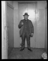 Oregon prison guard in charge of securing William Edward Hickman, kidnapper and murderer, Umatilla County Jail, Pendleton, 1927