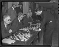 Hermain Steiner faces off against Solomon Wolos at the Chess and Checker Club, Los Angeles, 1936