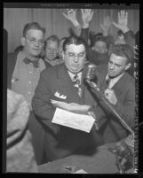 D. D. McClurg announcing end of Pacific Electric strike in Los Angeles, Calif., 1946