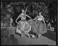 Women participate in Mexican Independence Day celebration, Los Angeles, 1935