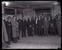 Crowd waiting to get into Asa Keyes bribery trial, Los Angeles, 1928-1929