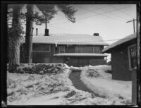 Snow-covered homes in Mount Wilson colony, Mount Wilson, ca. 1927