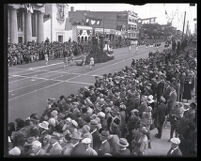 Whittier's float "The Garden of Italy" in the Tournament of Roses Parade, Pasadena, 1928