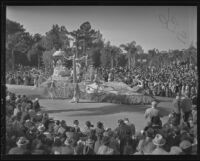 "Marie Antoinette and Louis XVI" float at the Tournament of Roses Parade, Pasadena, 1936