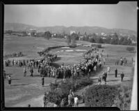 Overhead shot of golfers and onlookers at the Los Angeles Open, 1933