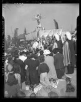 Crowd observing the Feast of Corpus Christi in Los Angeles, Calif., 1940