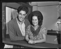 Lee Arthur Guttero and Grace Margaret Mackenzie apply for a marriage license, Los Angeles, 1935