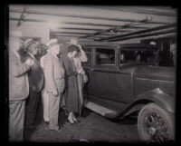 Winnie Ruth Judd, Murder suspect, escorted by Sheriff James McFadden, Los Angeles, 1931