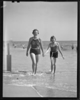 Jane Le Cutler and Mary Cutler on the beach, Santa Monica, 1936