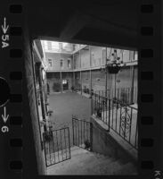 Interior courtyard of the Pico House, Los Angeles (Calif.)