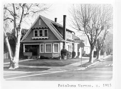 Petaluma Vernacular/Transitional Style house
