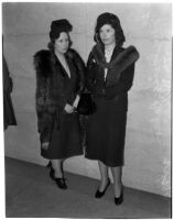 Mary Louise Baker and Jeanette Wilson, witnesses for the defense in the George (Les) Bruneman murder trial, Los Angeles, 1940