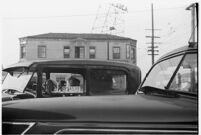 Drive-in restaurant customers, Los Angeles, 1937