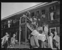 Mexican workers move into lodgings at Whittier Ranch, Los Angeles County (Calif.)