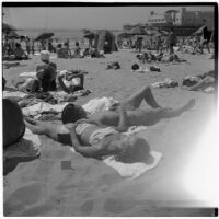 Crowded beach scene on Labor Day, Los Angeles, September 3, 1945