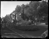 "Marie Antoinette and Louis XVI" float at the Tournament of Roses Parade, Pasadena, 1936