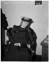 Mrs. Jennie Schwuchow waiting to testify at murder trial of Dr. George K. Dazey, Los Angeles, 1940