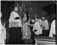 Amleto Giovanni Cicognani officiating at the elevation ceremony of Bishop John J. Cantwell to Archbishop of the newly created Roman Catholic Province of Los Angeles, Los Angeles, 1936