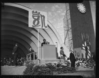 Madame Chiang Kai-shek gives a speech at the Hollywood Bowl