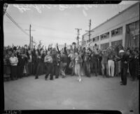 Crowd cheers during the Douglas Aircraft Corporation strike, Santa Monica, 1937
