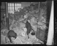 Ransacked Japanese warehouse in Los Angeles (Calif.)