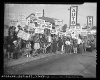 Children picketing Columbia Pictures on behalf of their fathers in 1946 strike