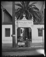 Entryway next to the Mission Plaza Church, Los Angeles, 1953