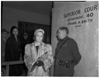 L.S. O'Bannon and Dorcas Dazey, third wife of Dr. George K. Dazey, at the trial in which Dr. Dazey is accused of killing his second wife, Doris S. Dazey, Los Angeles, 1939-1940