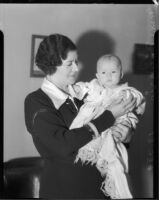 Policewoman Marie Dinuzzo and unknown abandoned baby, Los Angeles, November 1935