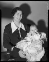 Policewoman Marie Dinuzzo and unknown abandoned baby, Los Angeles, November 1935