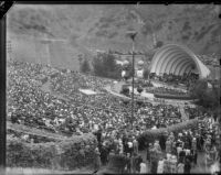 Spectators watching Eleanor Roosevelt speak at the Hollywood Bowl, October 1, 1935