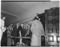 Crowd gathered outside the trial of Albert Dyer, confessed murderer of three Inglewood girls, Los Angeles, August 1937