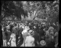 Democratic party supporters swarm to an outdoor rally, Los Angeles, 1935