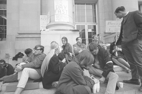 Students fasting on Sproul Steps during the Free Speech Movement ...