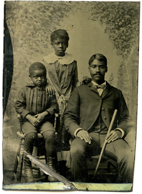 Portrait of Millard Pratt, Mayme C. Netherland, and unknown man