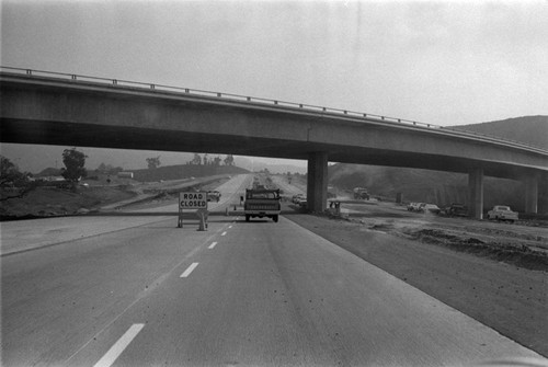 Paint crews mark new lanes on Ventura freeway detour