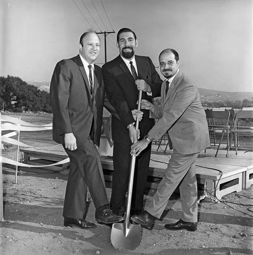 Groundbreaking for New Temple Etz Chaim Religious and Cultural Center