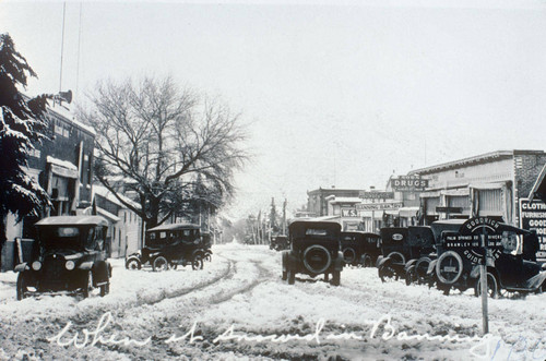 Early downtown Banning in snow