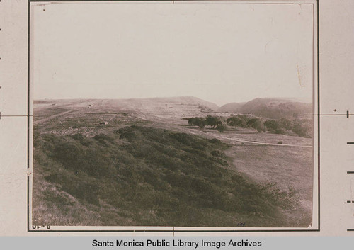 View of Founder's Oak Island center right in Temescal Canyon, Pacific Palisades, Calif. during the earliest days of the Methodist settlement