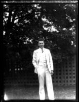 Thelner Hoover standing, 1928