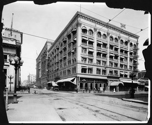 Exterior view of the Van Nuys Hotel on the corner of Fourth Street and Main Street in Los Angeles, 1905