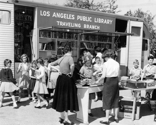 Bookmobile helps forming of habit