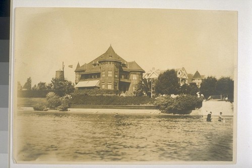 Alameda Beach, bathing